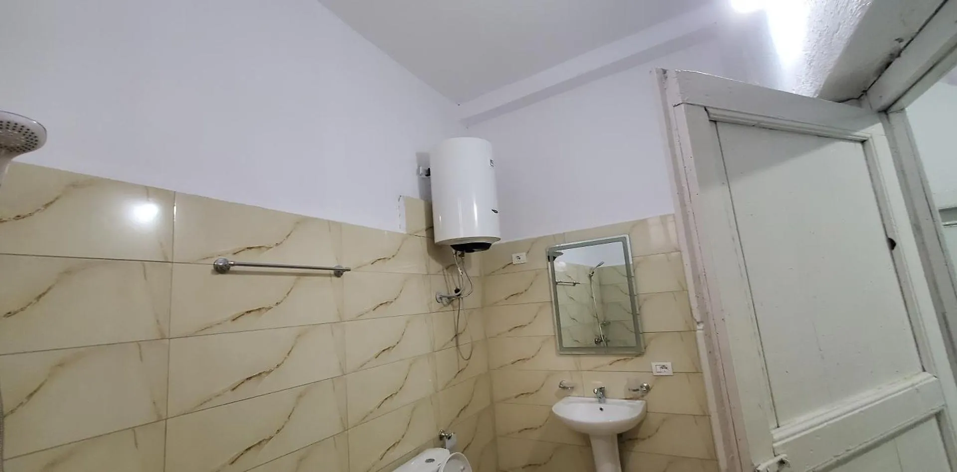Cilingiri'S Oasis Room Berat